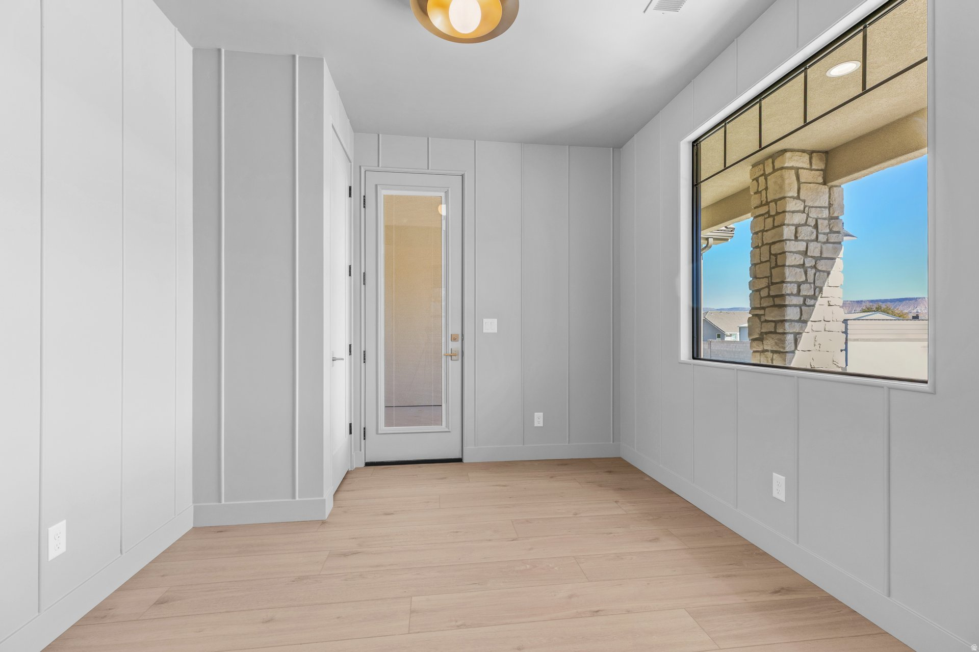 MOUNTAIN VIEW ESTATES - Residential