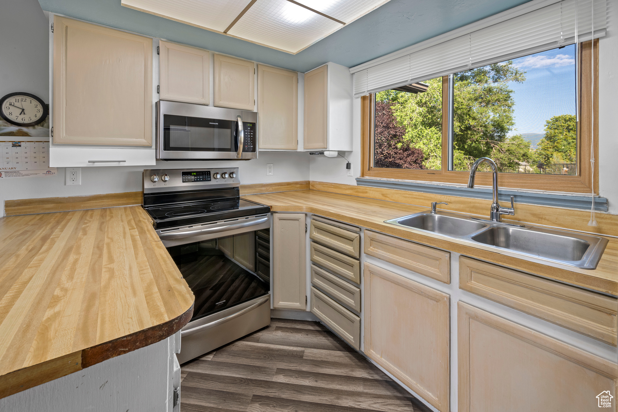 KENTWOOD - Residential