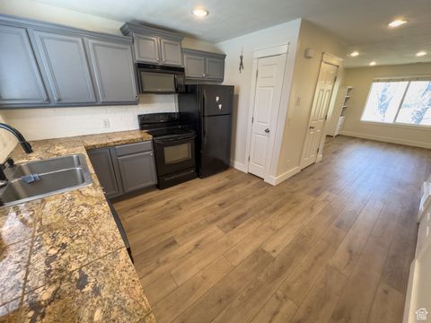 Tiny photo for 4097 S HIGHLAND DR E #3A, Holladay, UT 84124 (MLS # 2115440)