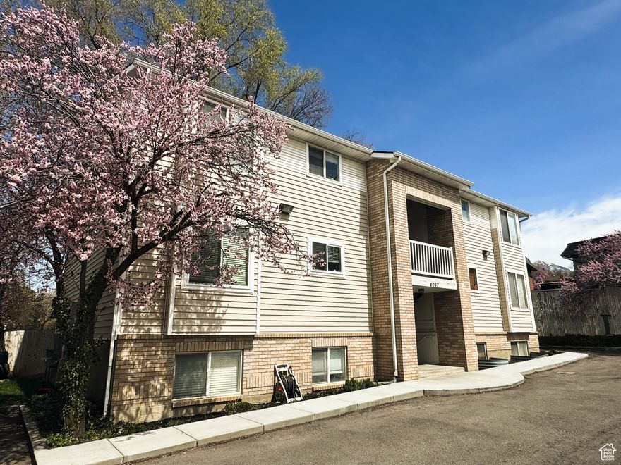 Welcome to this beautifully updated top-level condo located in the highly sought-after Holladay area! Featuring 2 spacious bedrooms and 1 modernized bathroom, this home is perfect first-time home buyers, downsizers, or anyone looking to enjoy low-maintenance living in a prime location. Step inside to discover brand new luxury vinyl plank flooring that flows seamlessly throughout the home. The updated bathroom boasts contemporary finishes and fixtures, providing a fresh, clean look that you'll love. The living room area is perfect for either entertaining guests or for those quiet relaxing evenings, while the kitchen provides ample cabinet space for easy storage and great counter space for your cooking needs. This top-level unit ensures quiet living with no neighbors above, recently replaced HVAC and includes covered parking. Do not miss out on this great opportunity! Buyer and buyer's agent to verify all information. Square footage figures are provided as a courtesy estimate only. Buyer is advised to obtain an independent measurement.