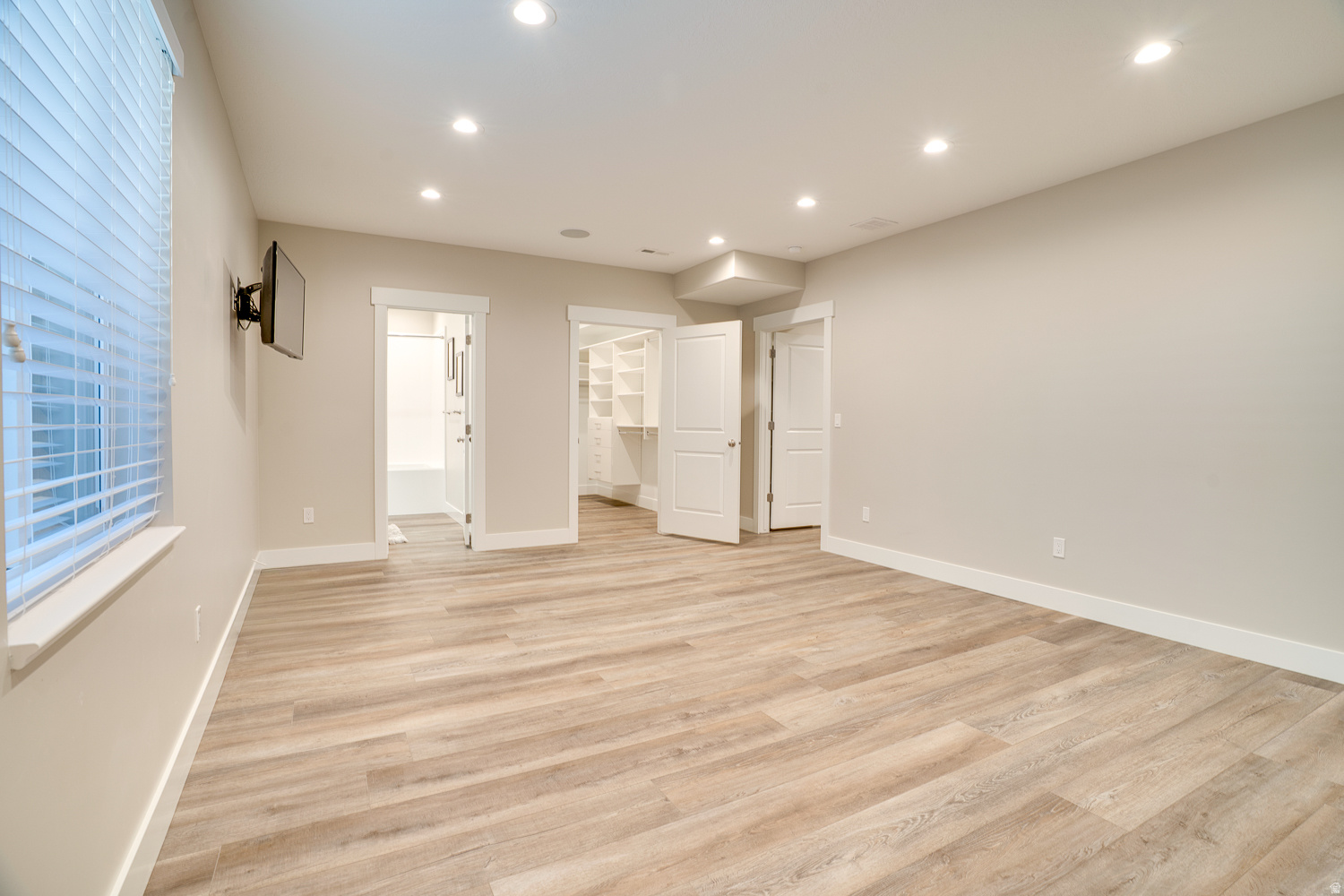 CROSSINGS AT LAKE CR - Residential