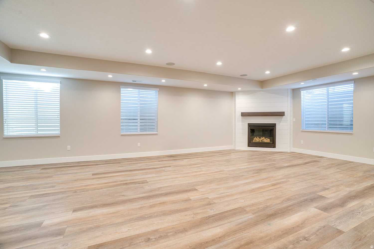 CROSSINGS AT LAKE CR - Residential