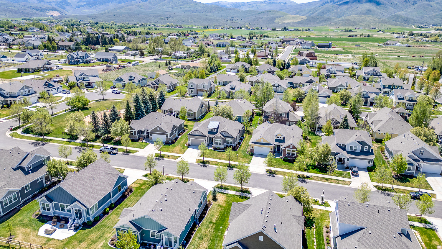 CROSSINGS AT LAKE CR - Residential