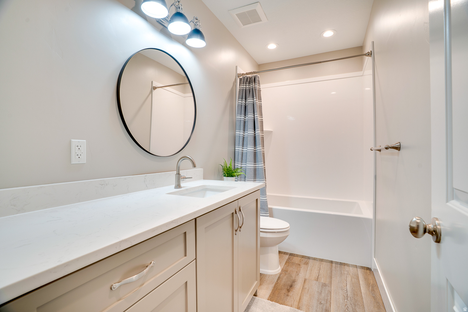 CROSSINGS AT LAKE CR - Residential