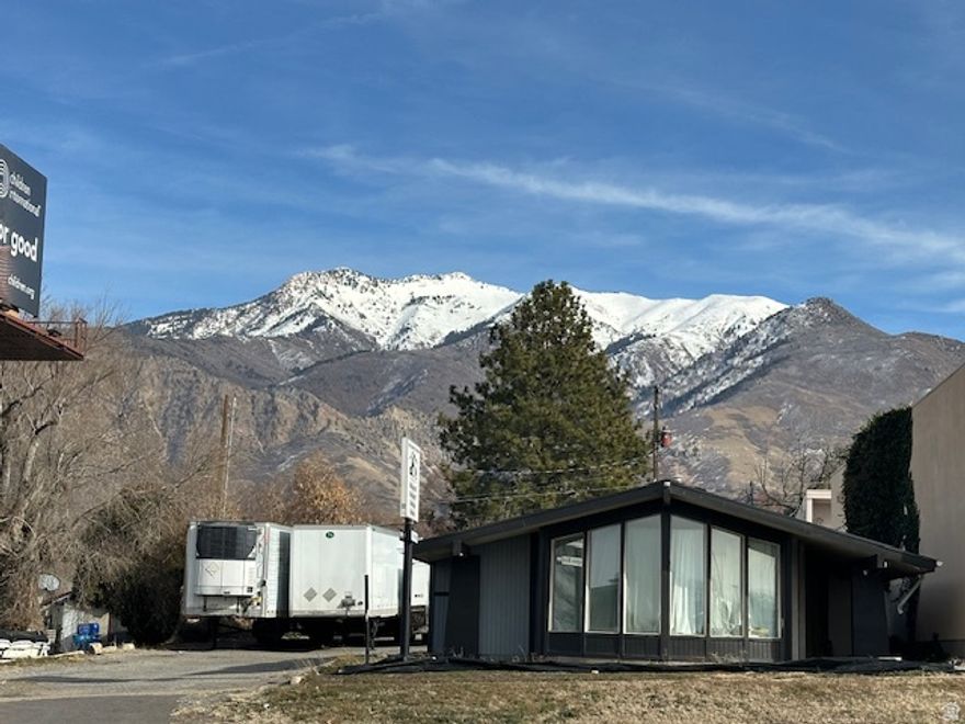 Excellent South Ogden commercial location. High visibility on Washington Blvd.