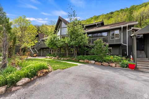 Photo of 5548 E EMIGRATION CANYON RD E, Salt Lake City, UT 84108 (MLS # 2087414)
