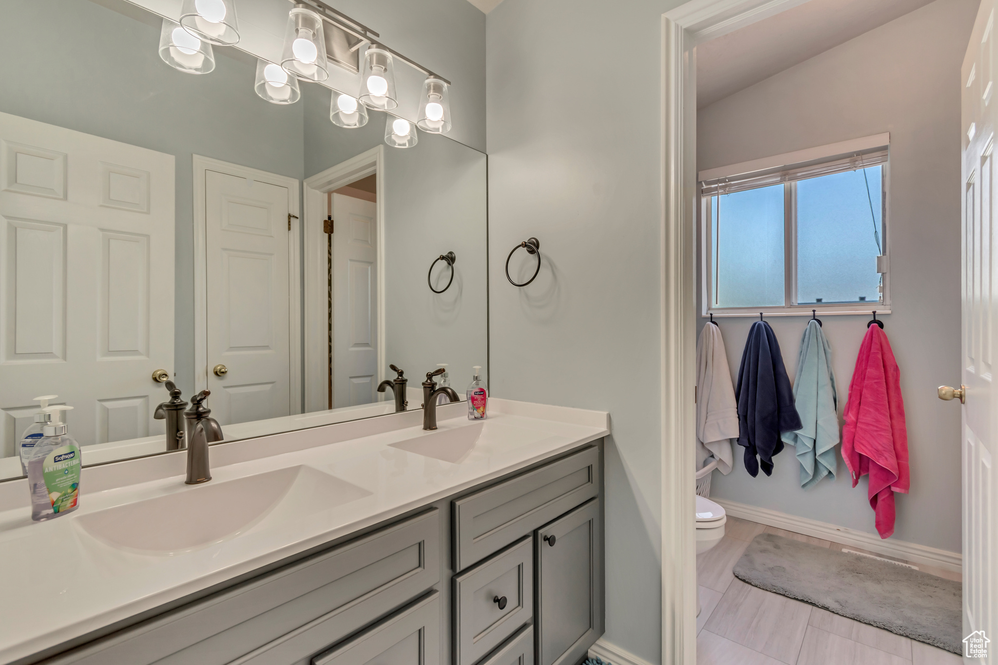 2761 W 9800, South Jordan, Utah image 17