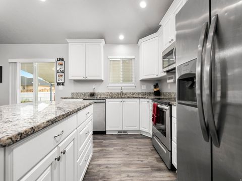 Tiny photo for 905 S 270 E, Nephi, UT 84648 (MLS # 2120571)