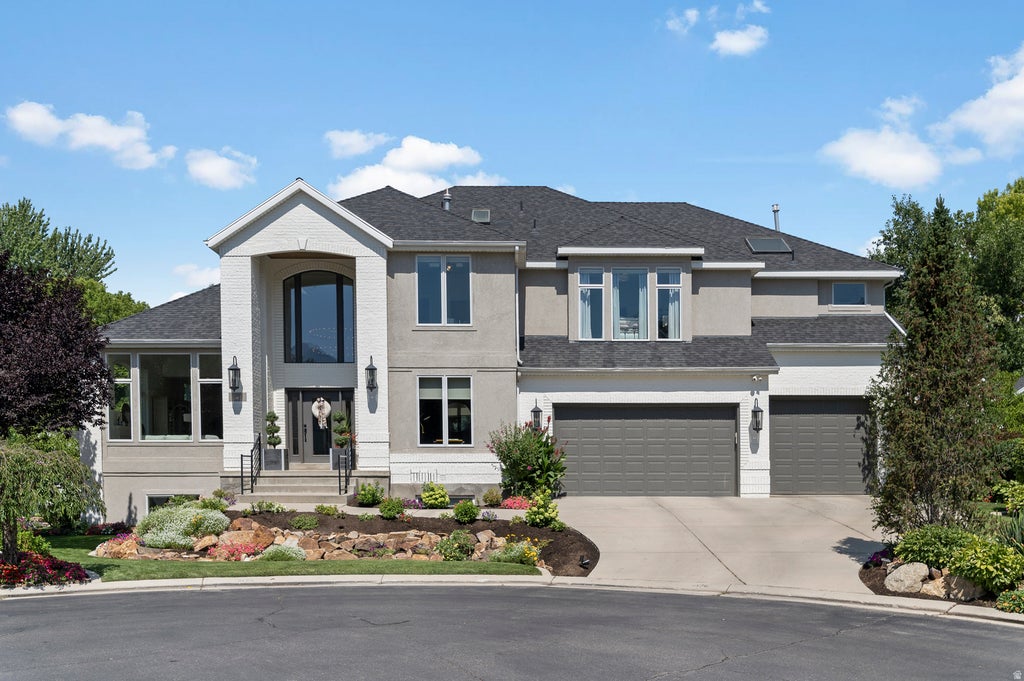 Photo of 6176 S HAVEN MOOR CIR E, Salt Lake City, UT 84121 (MLS # 2173513)
