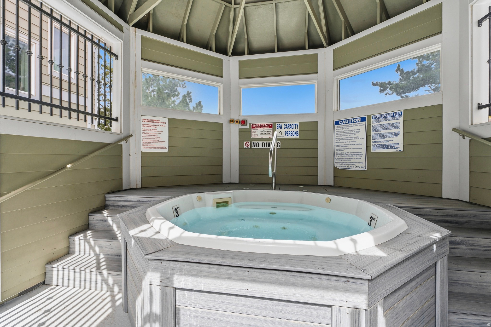 SUN CREEK CONDOMINIUM - Residential