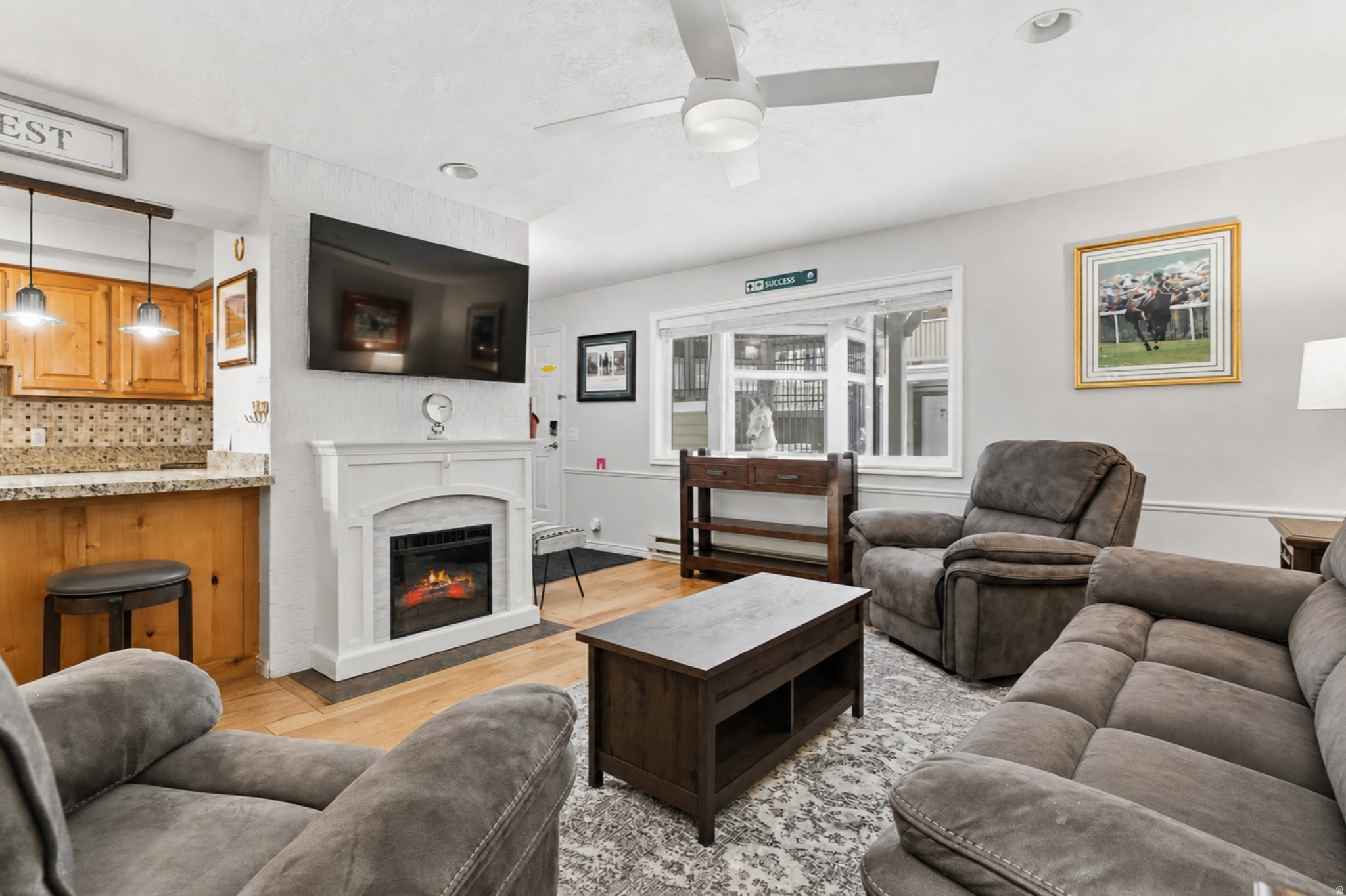 SUN CREEK CONDOMINIUM - Residential