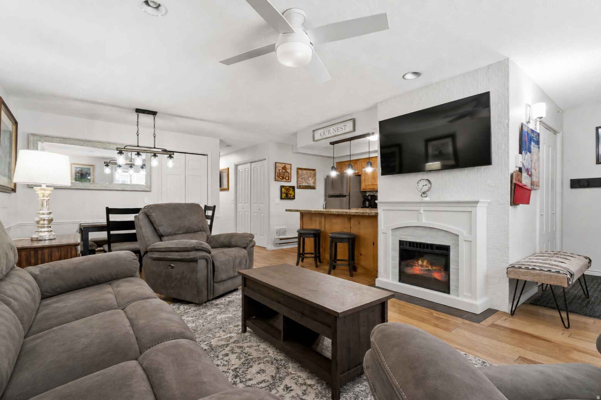 SUN CREEK CONDOMINIUM - Residential