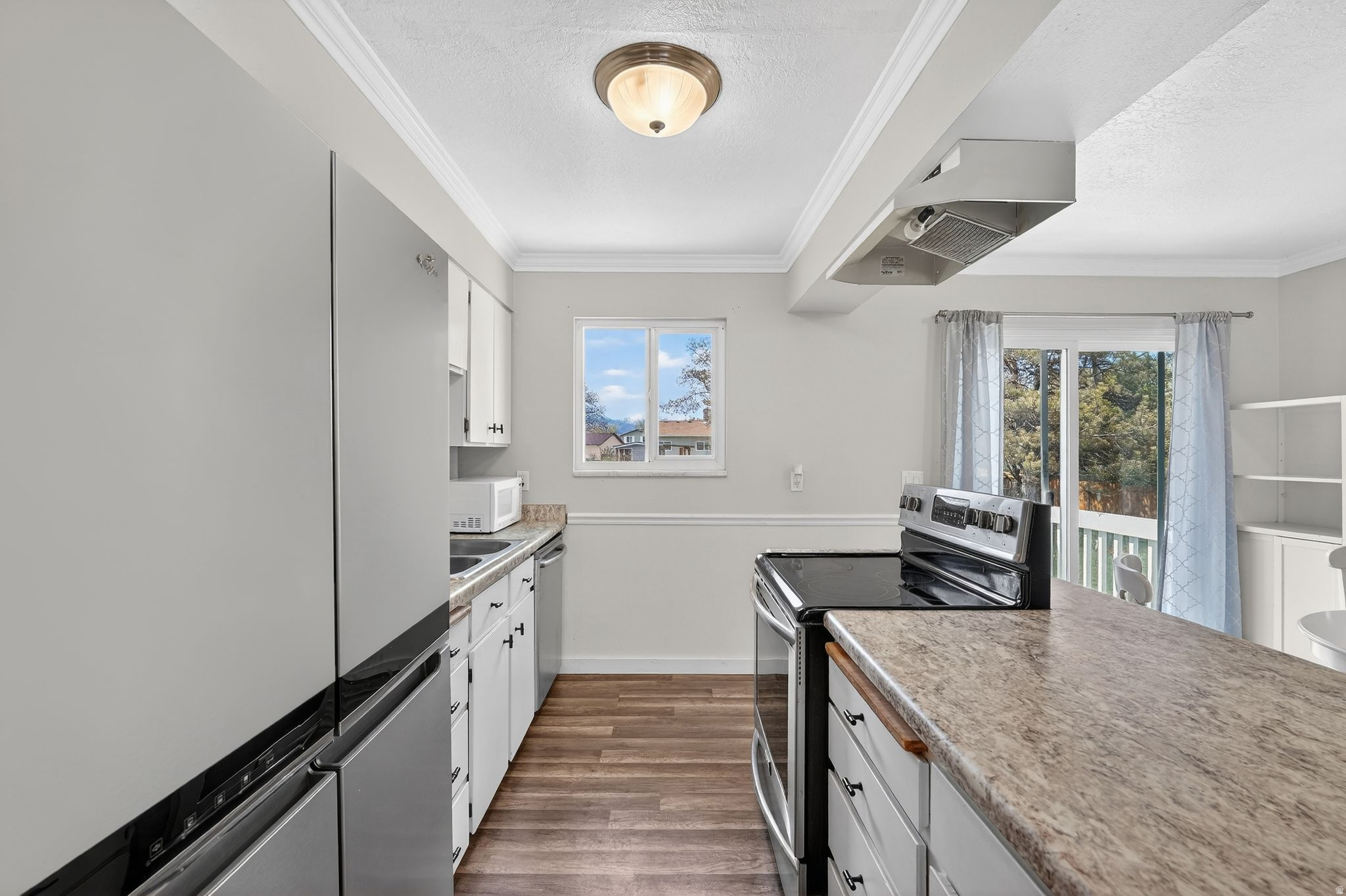 EDGEWOOD - Residential