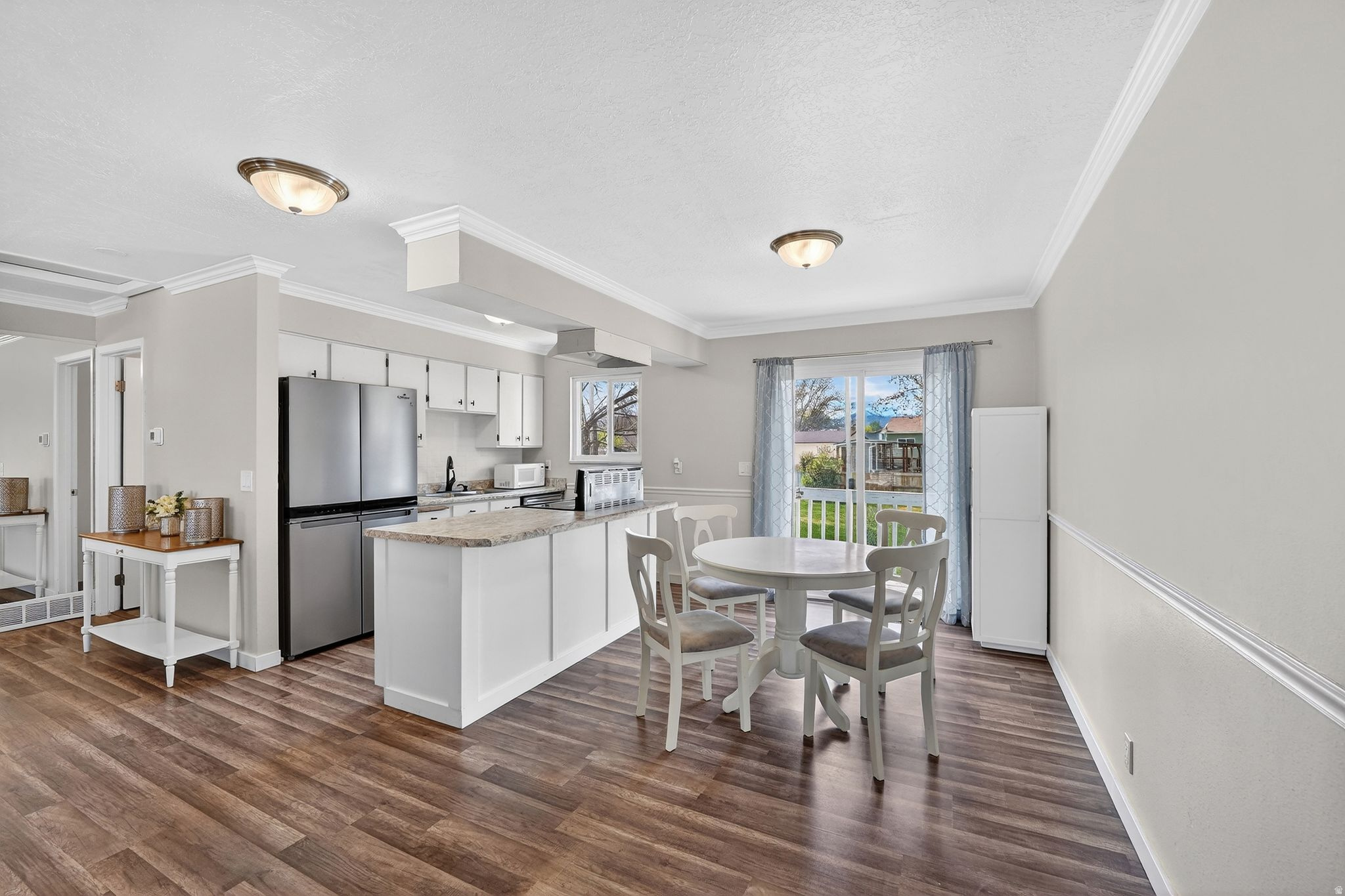 EDGEWOOD - Residential