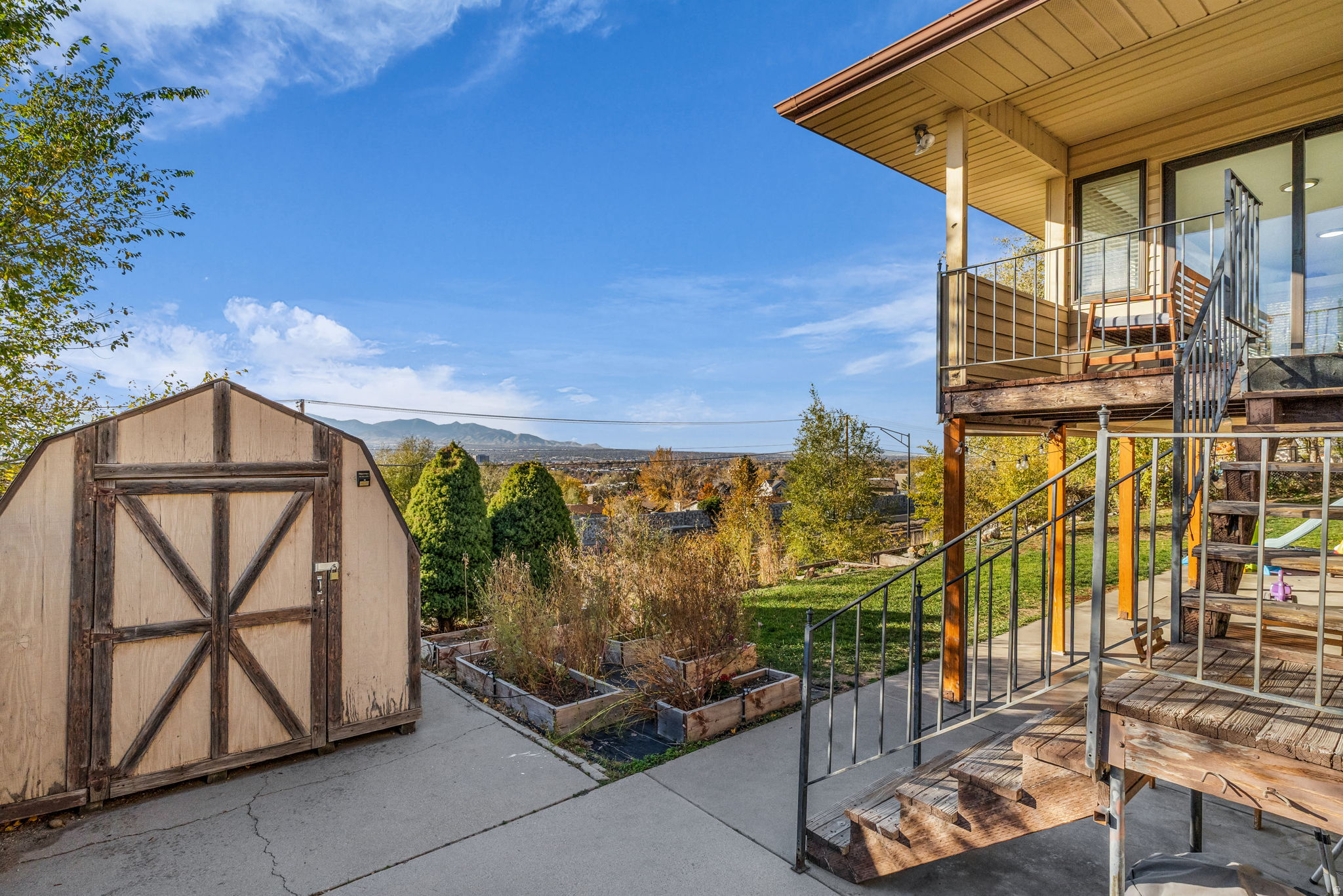 WHITE CITY - Residential