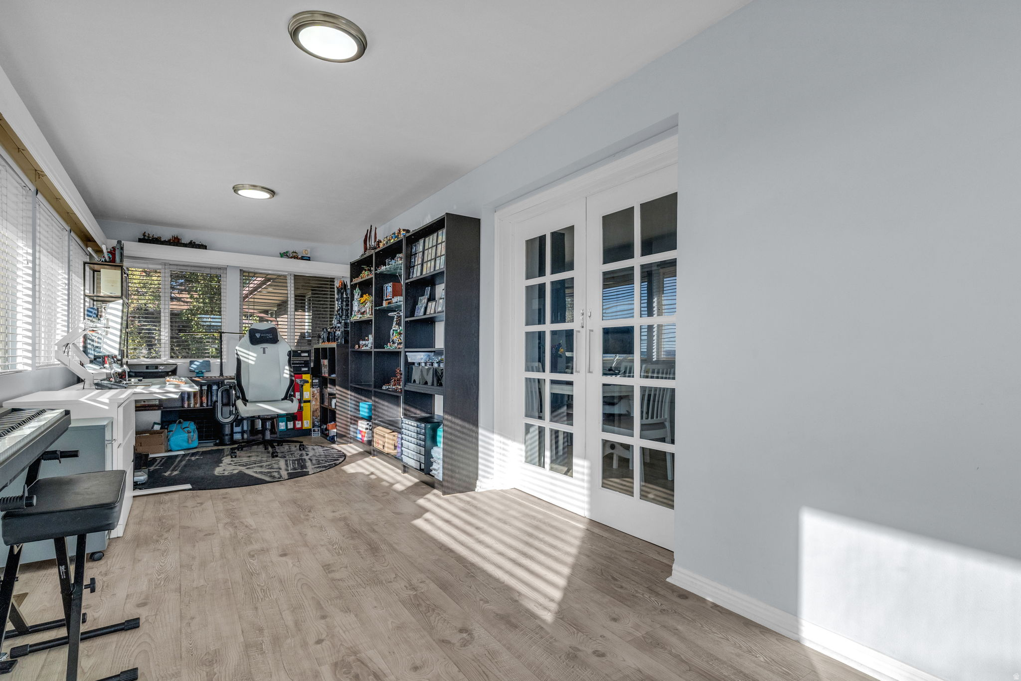 WHITE CITY - Residential