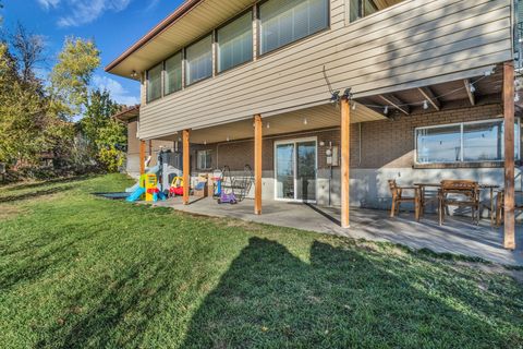 Tiny photo for 9968 S BLOSSOM DR, Sandy, UT 84092 (MLS # 2121387)