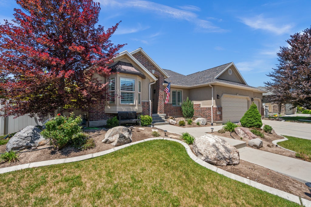 Photo of 13308 S CHERRY CREST DR E, Draper, UT 84020 (MLS # 2162441)