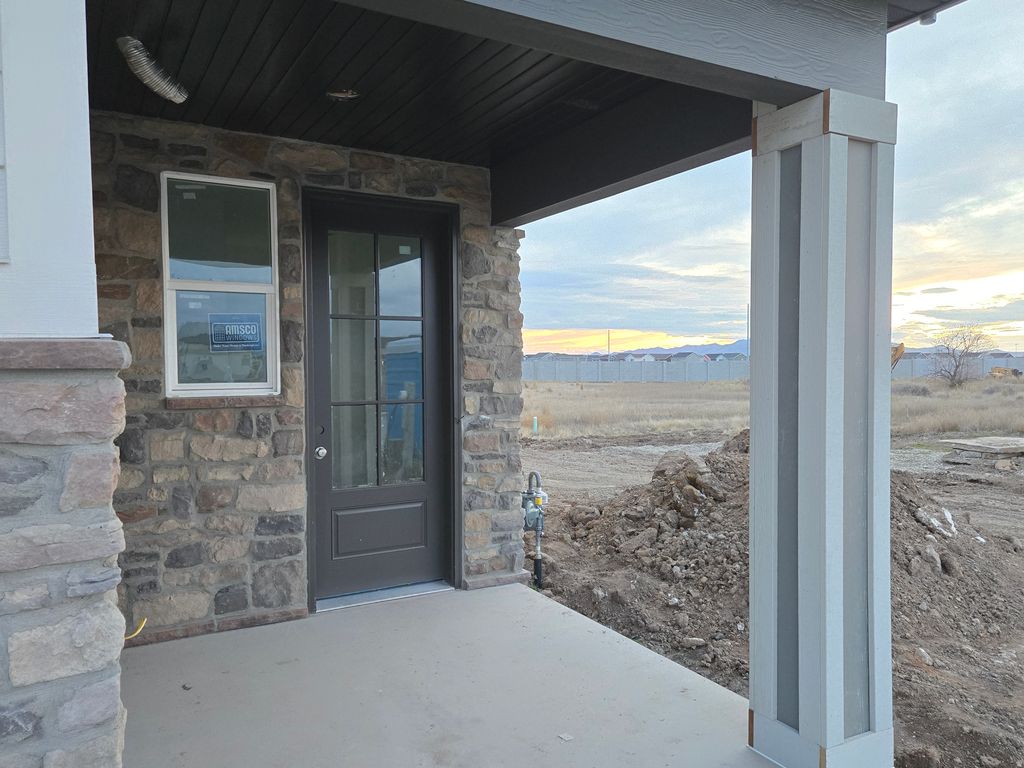 Photo of 1661 W ROSS RD, Syracuse, UT 84075 (MLS # 2137012)