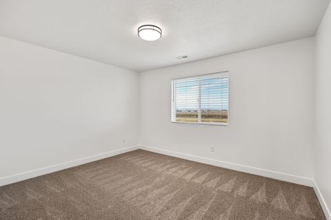 Tiny photo for 1661 W ROSS RD, Syracuse, UT 84075 (MLS # 2137012)