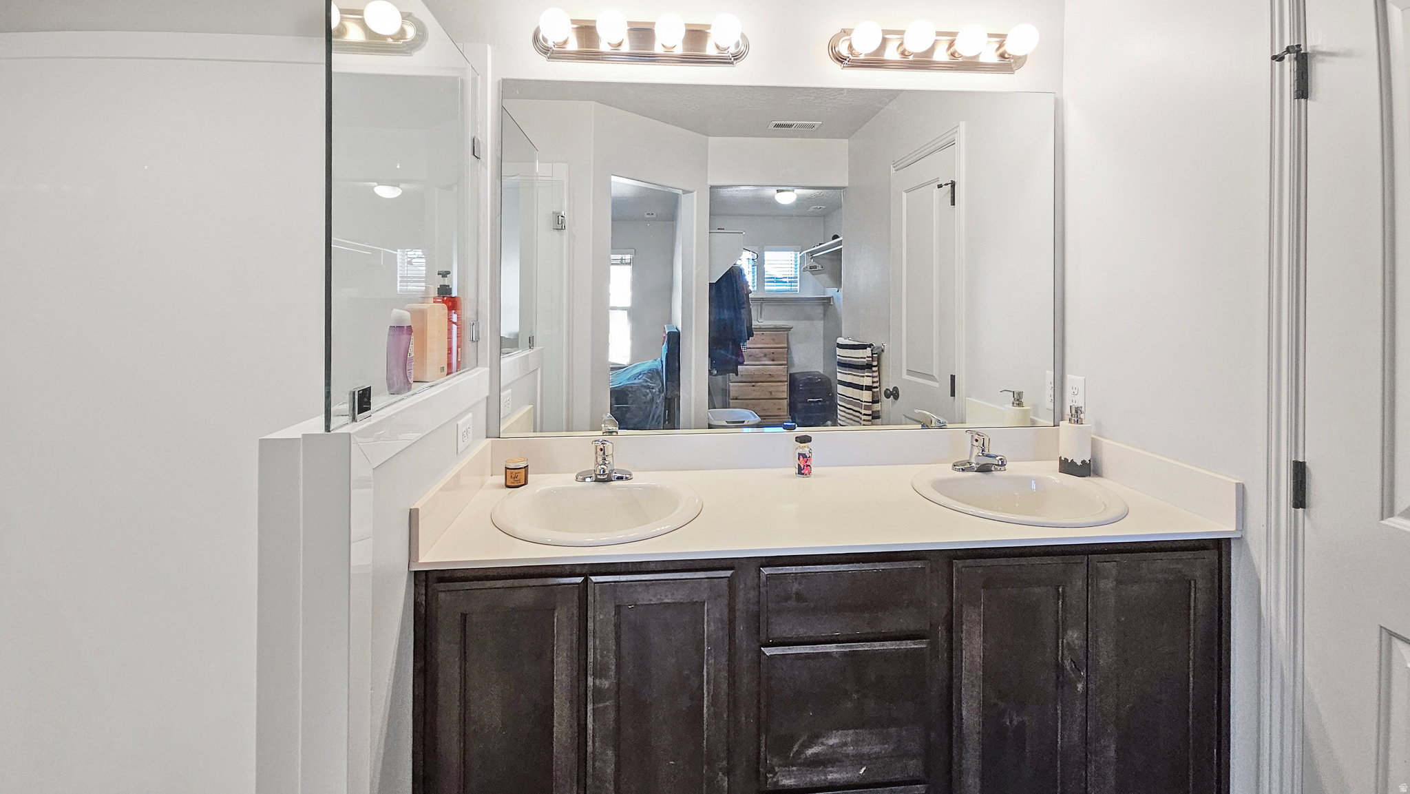 LEGACY TOWNHOMES - Residential