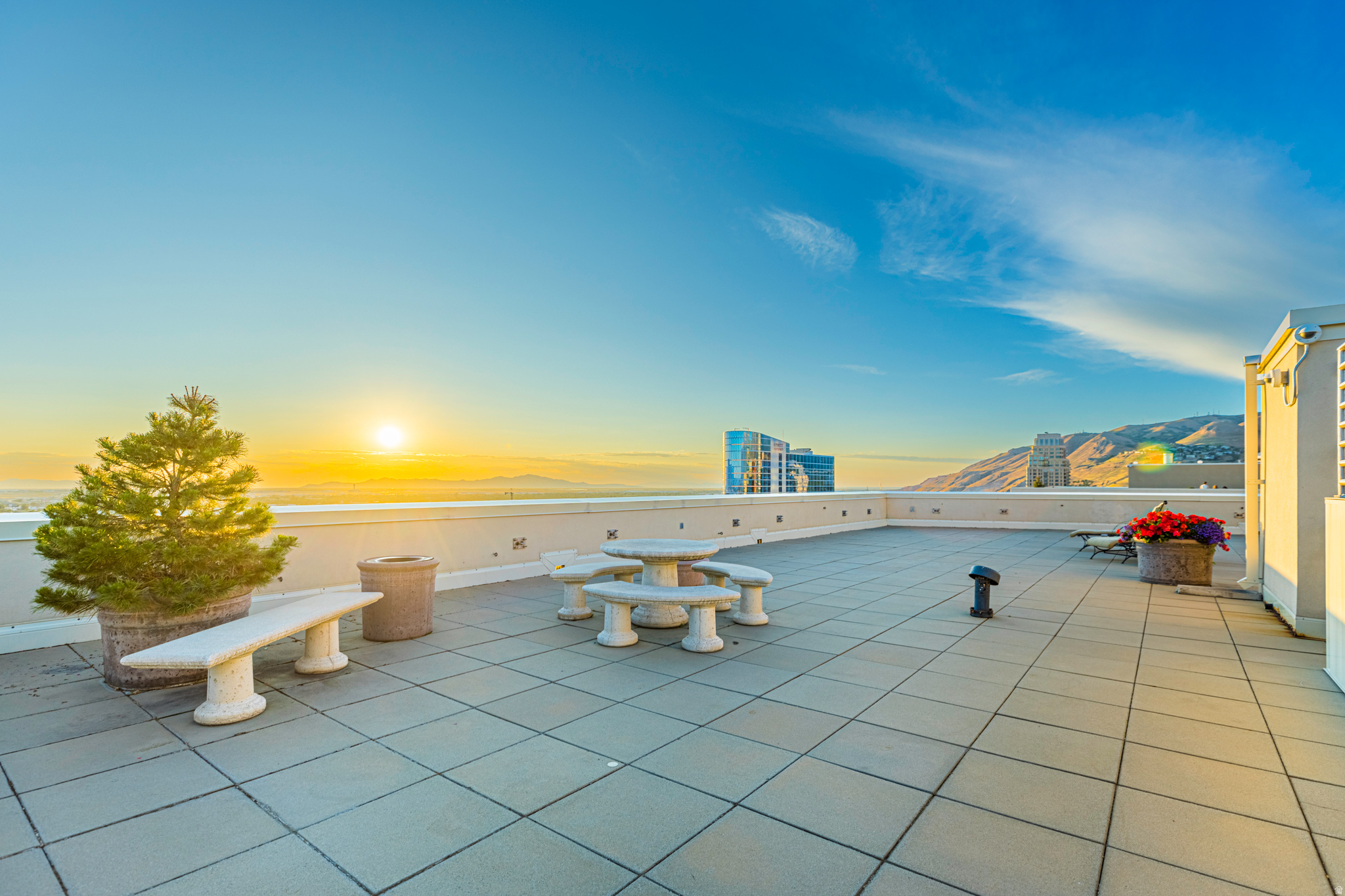 AMERICAN TOWERS - Residential