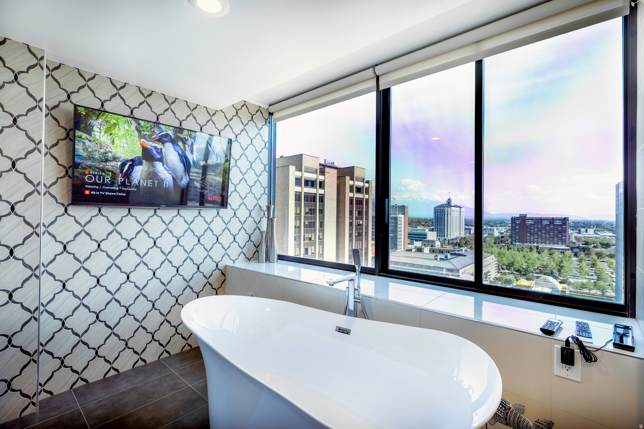 AMERICAN TOWERS - Residential