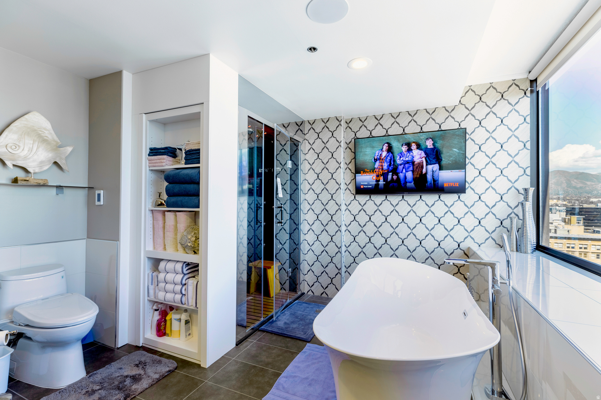 AMERICAN TOWERS - Residential