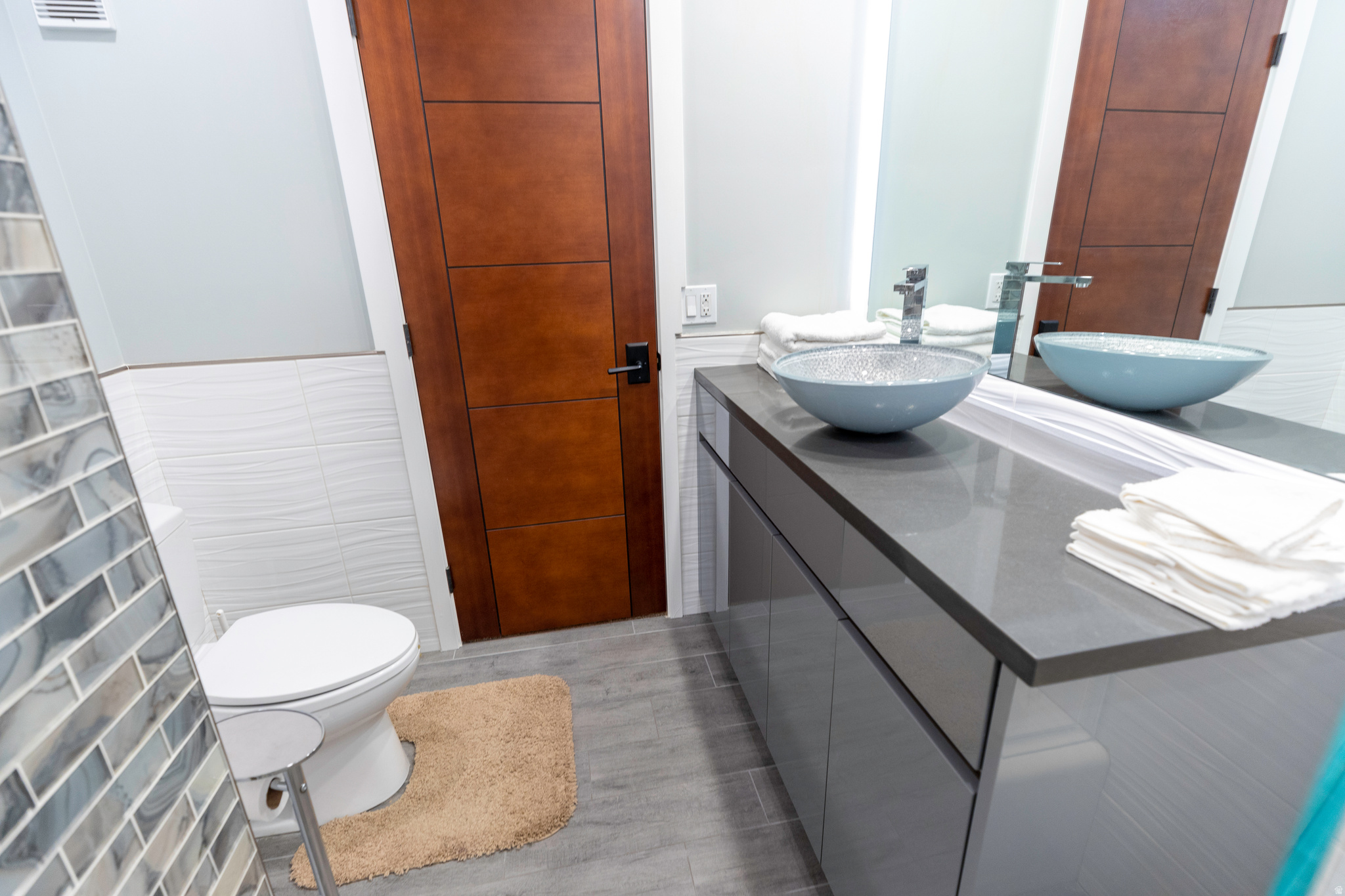 AMERICAN TOWERS - Residential