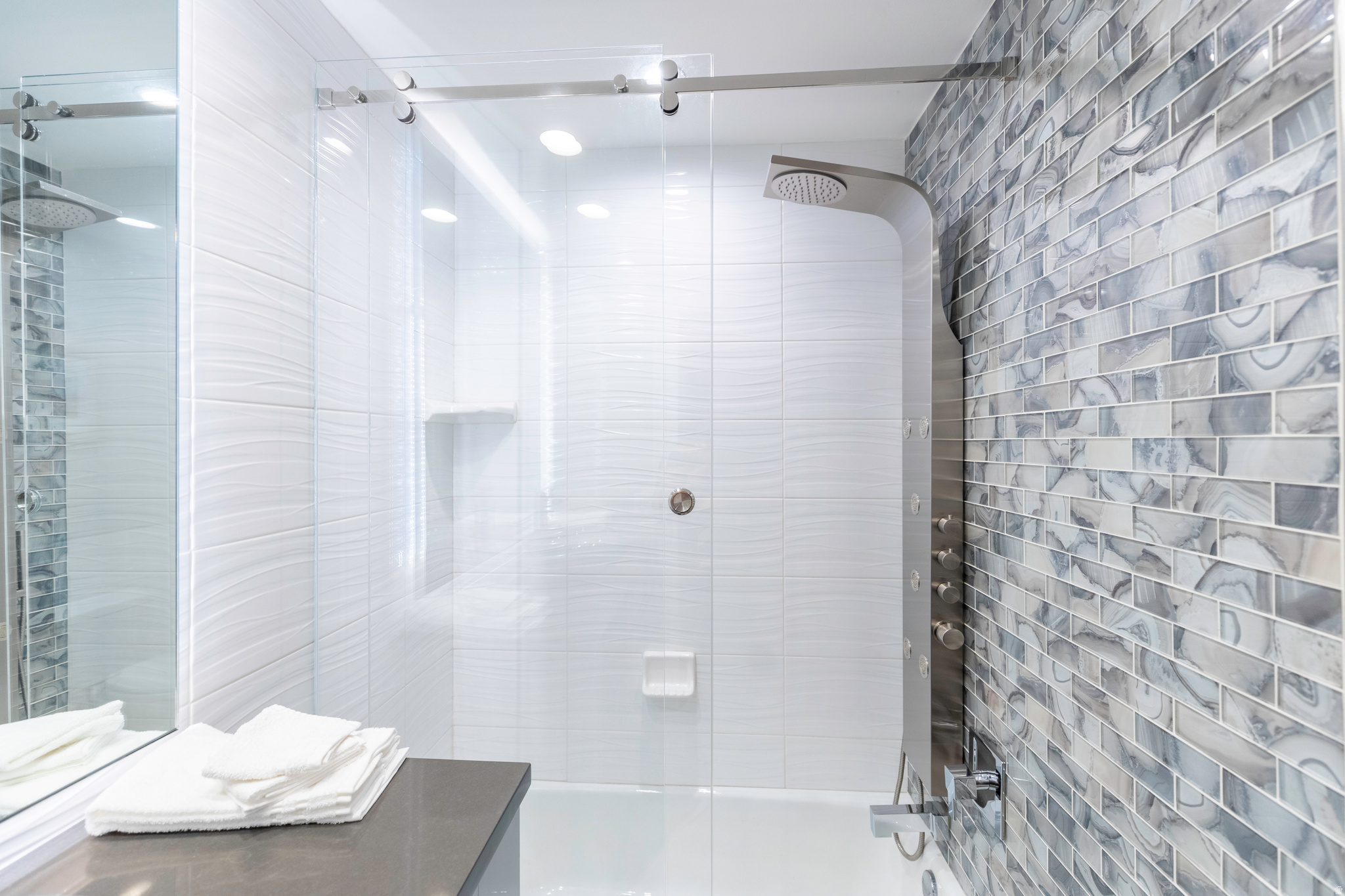 AMERICAN TOWERS - Residential