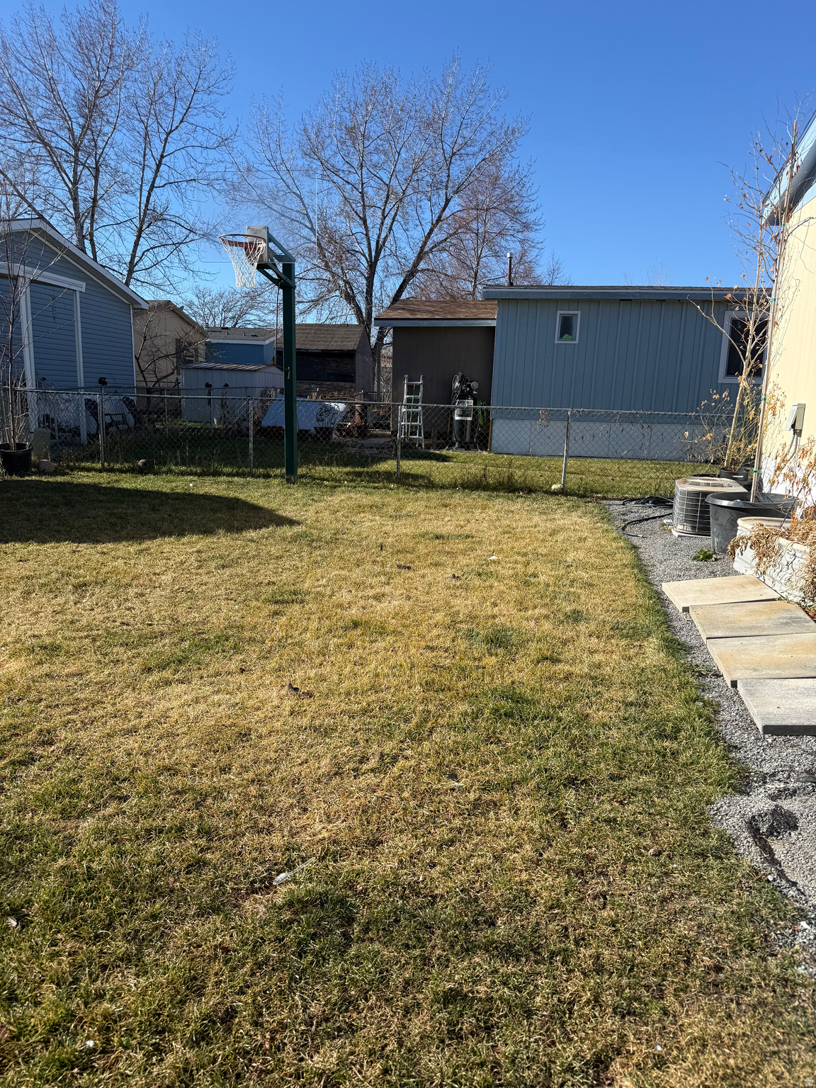 VILLA WEST - Residential