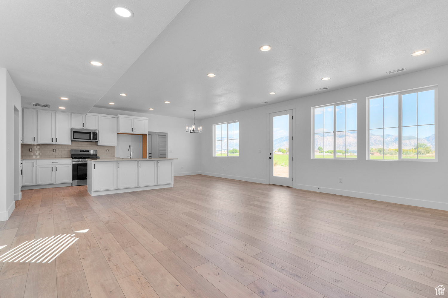 FAIRHAVEN 425 - Residential
