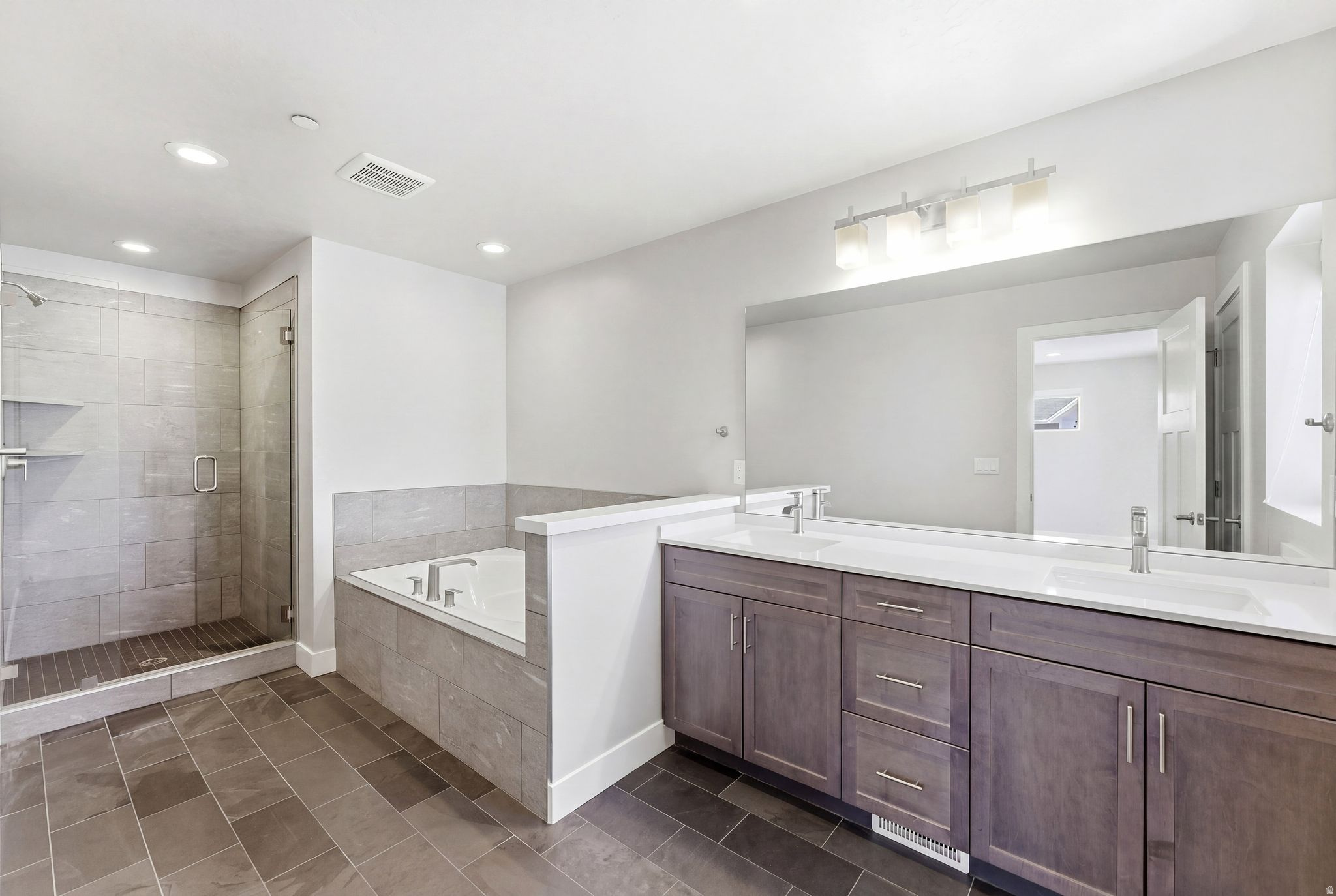 CREEKSIDE - Residential