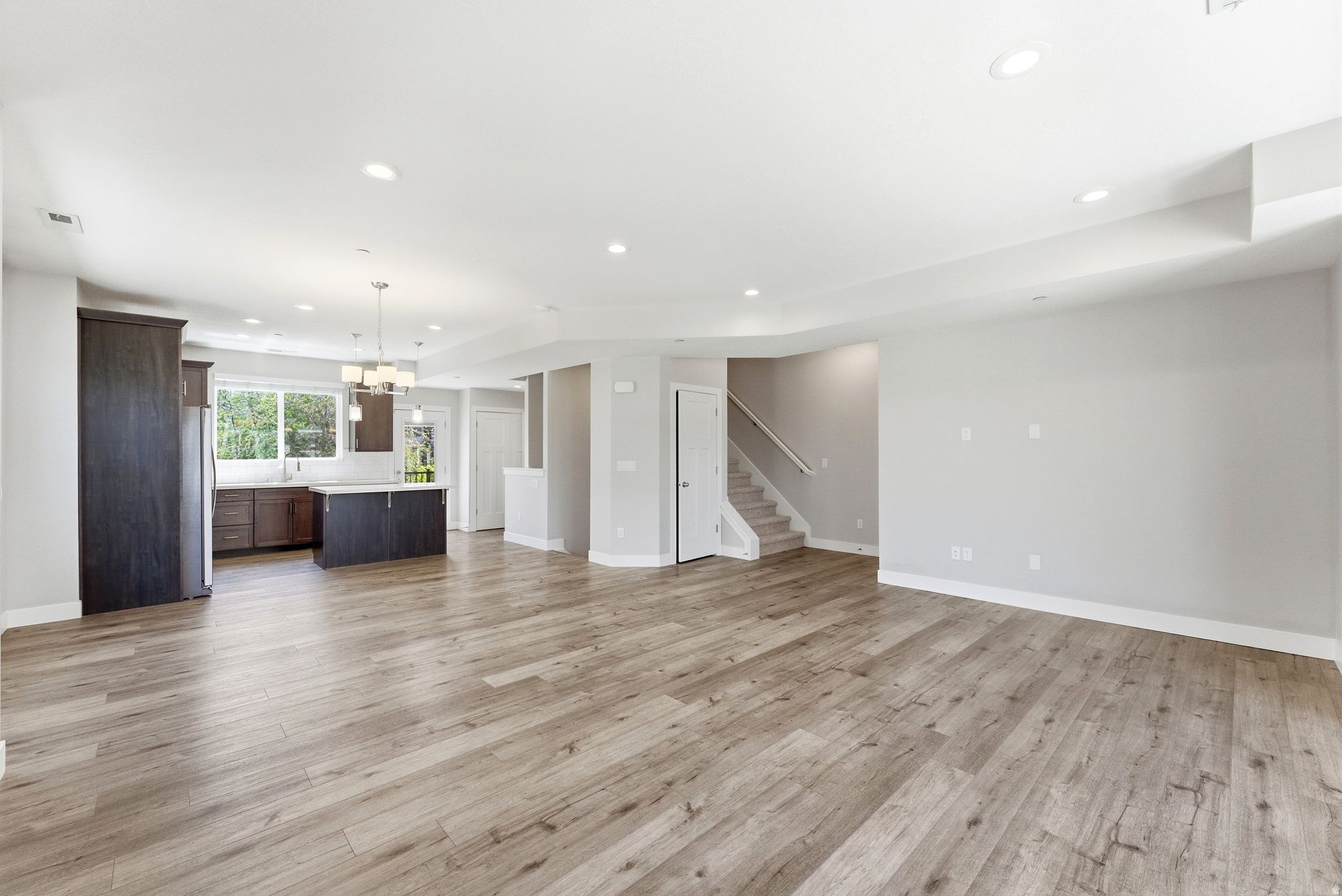 CREEKSIDE - Residential