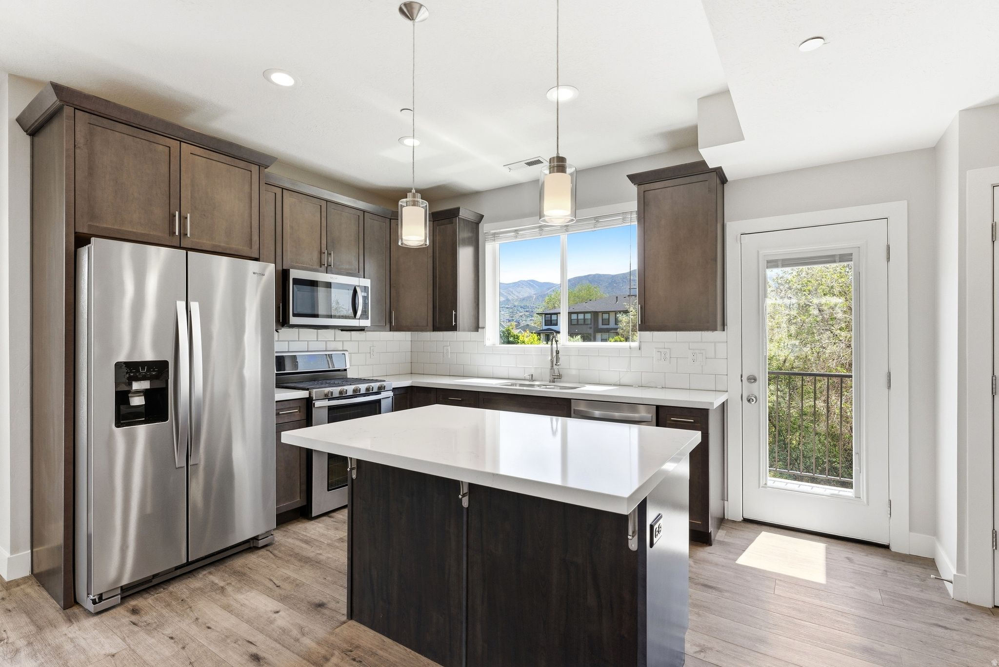 CREEKSIDE - Residential