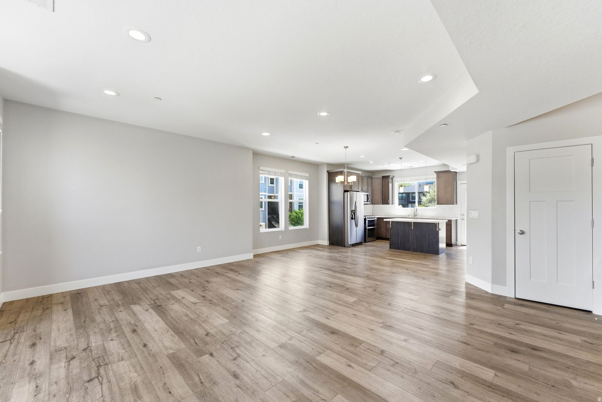 CREEKSIDE - Residential