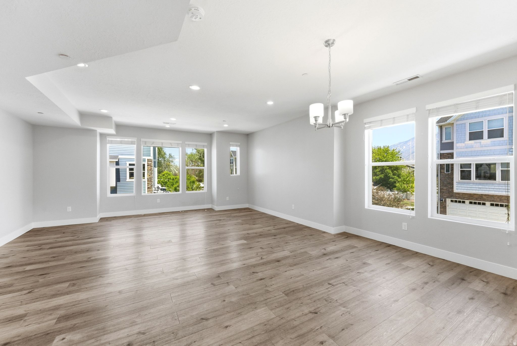 CREEKSIDE - Residential