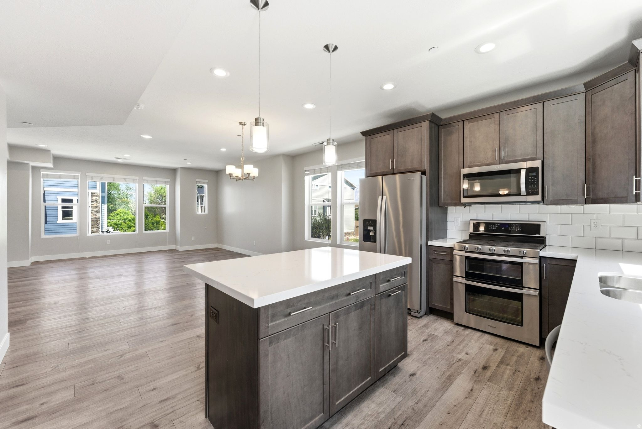 CREEKSIDE - Residential