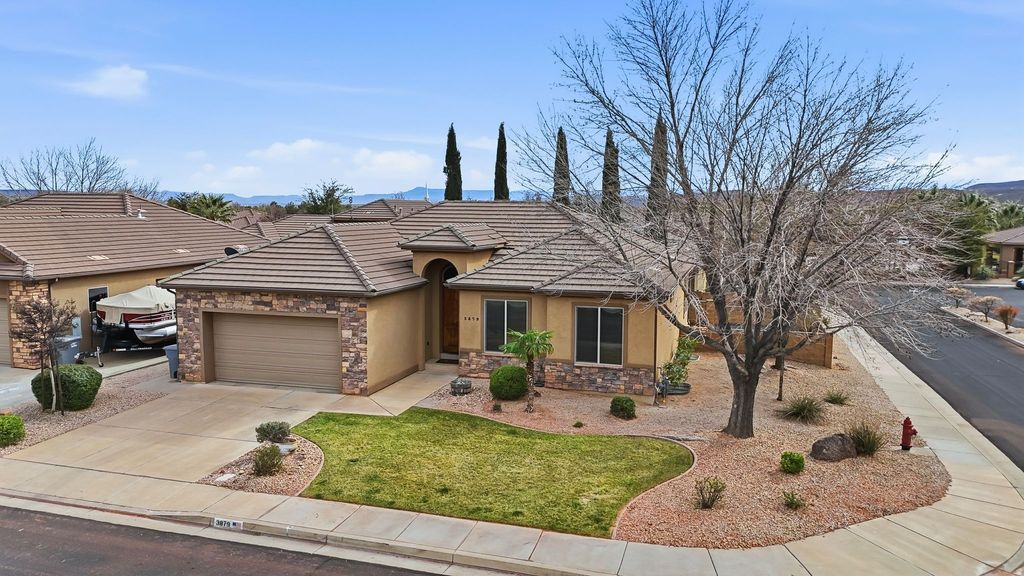 Photo of 3879 LONDON LN, Santa Clara, UT 84765 (MLS # 2143636)