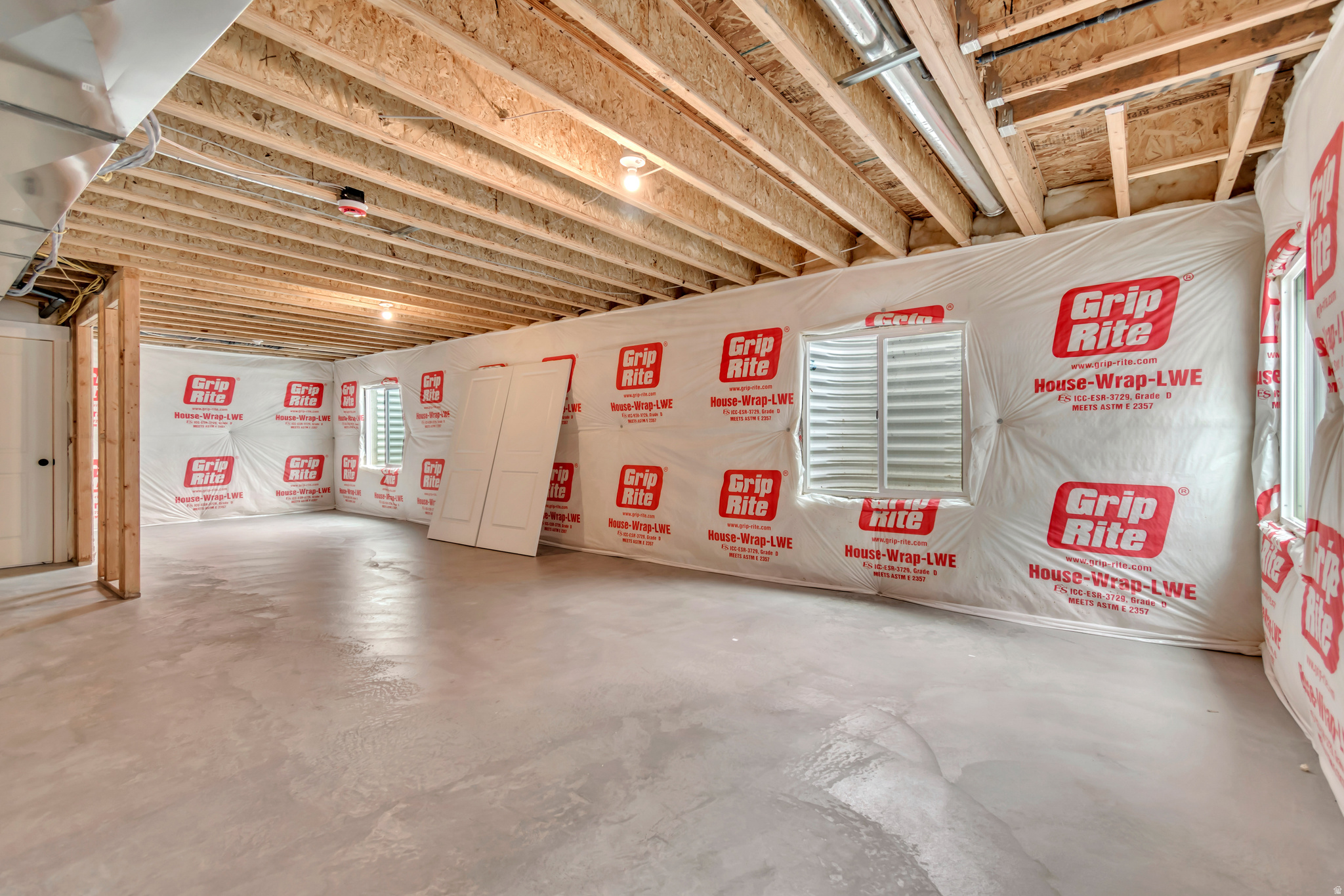 HIDDEN OAKS - Residential