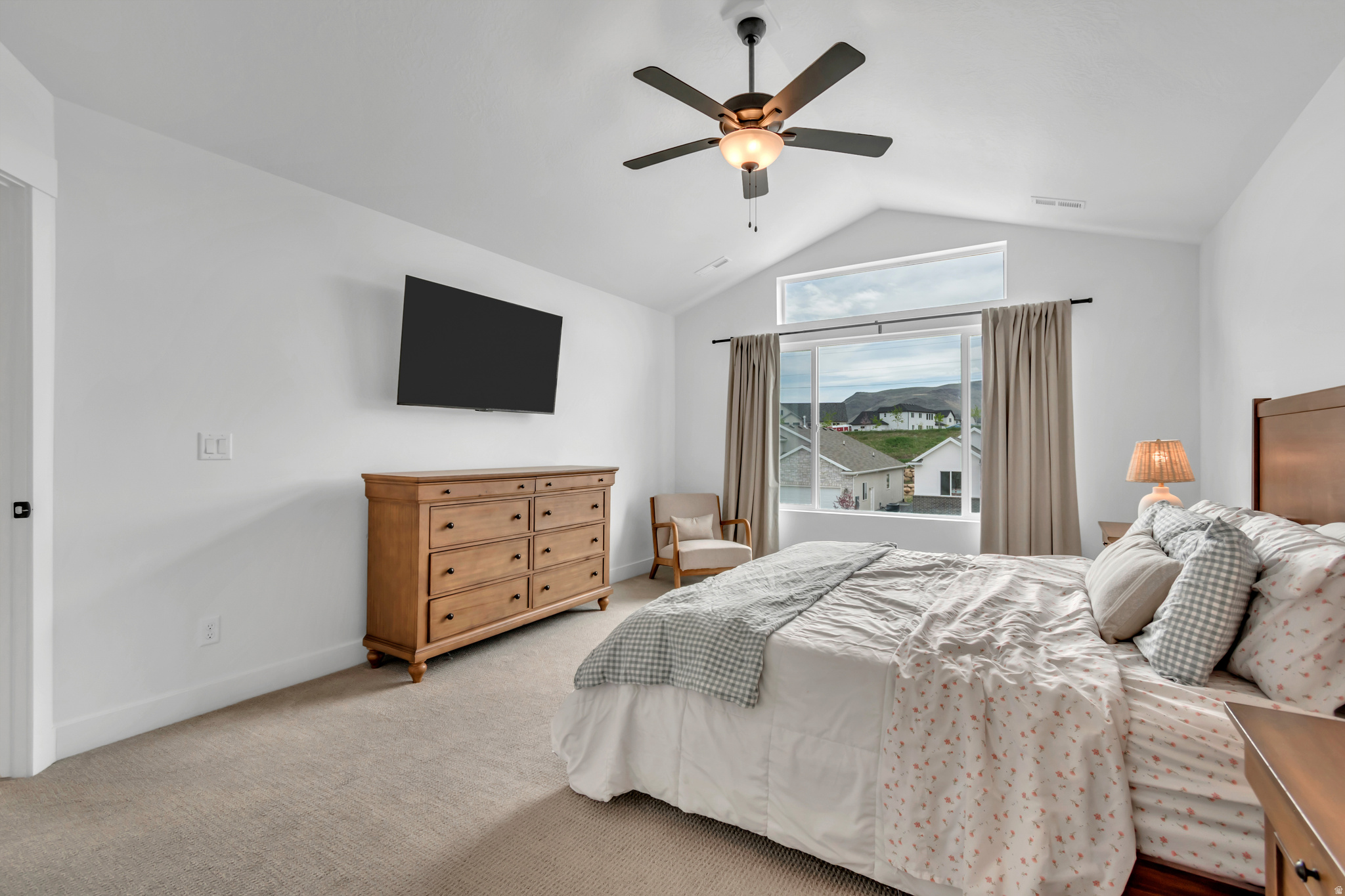 HIDDEN OAKS - Residential