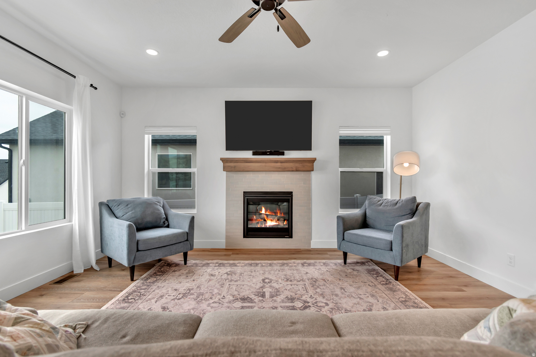 HIDDEN OAKS - Residential