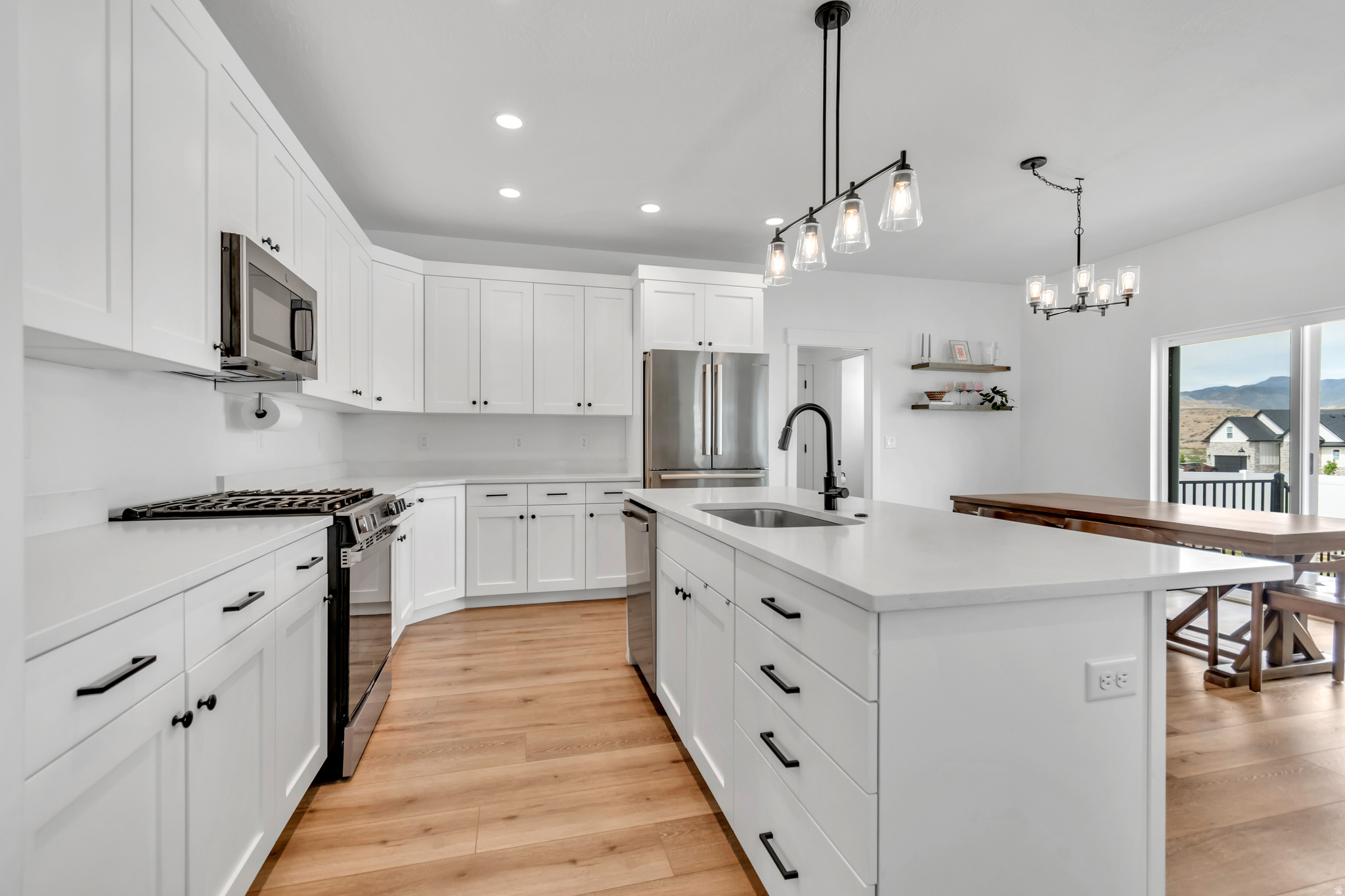 HIDDEN OAKS - Residential