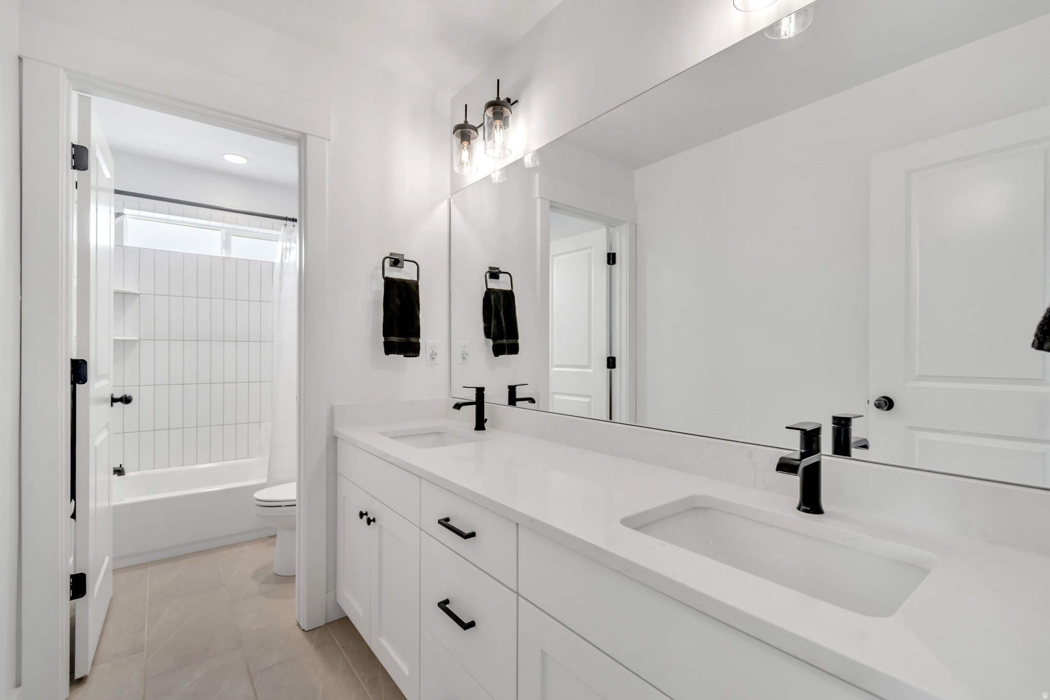 HIDDEN OAKS - Residential