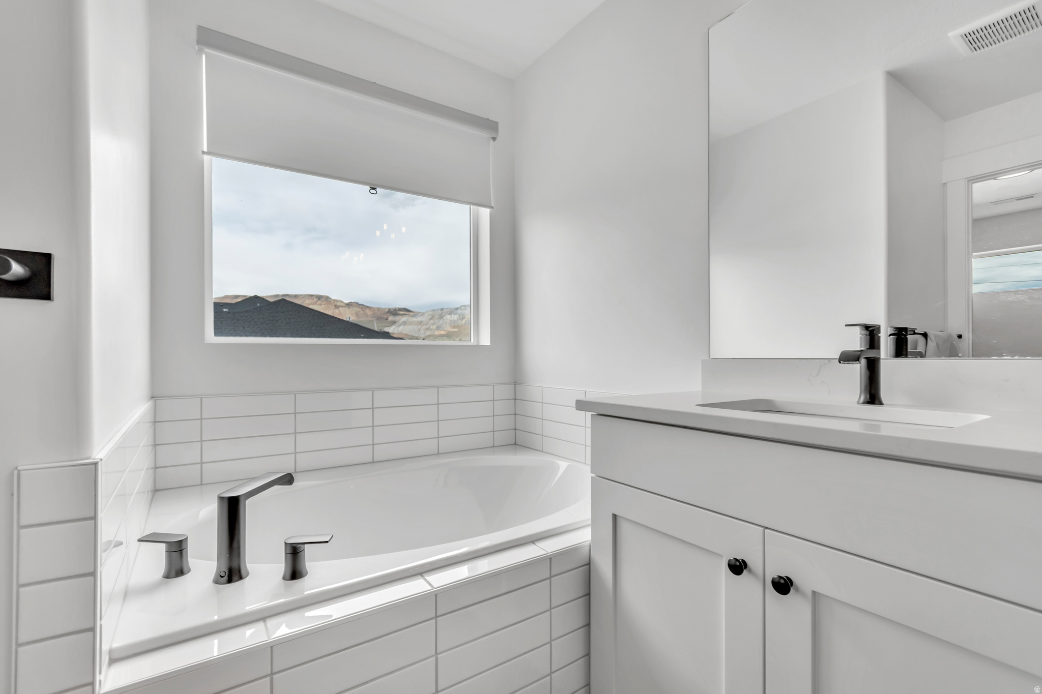 HIDDEN OAKS - Residential