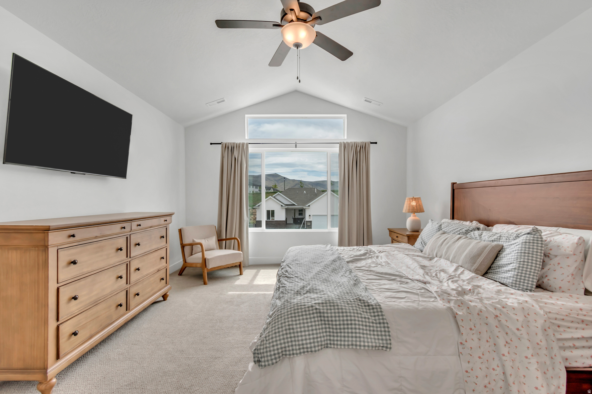 HIDDEN OAKS - Residential