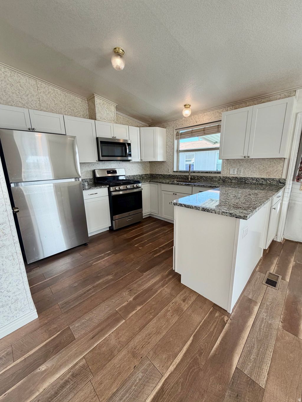 Photo of 1594 W 400 S #81, Salt Lake City, UT 84104 (MLS # 2135851)