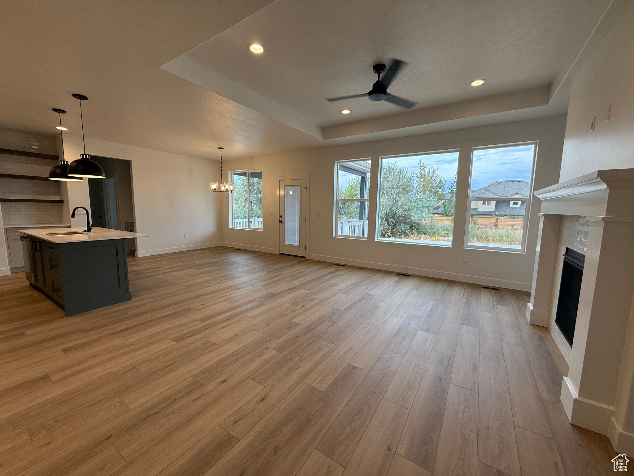 DIAMOND E - Residential