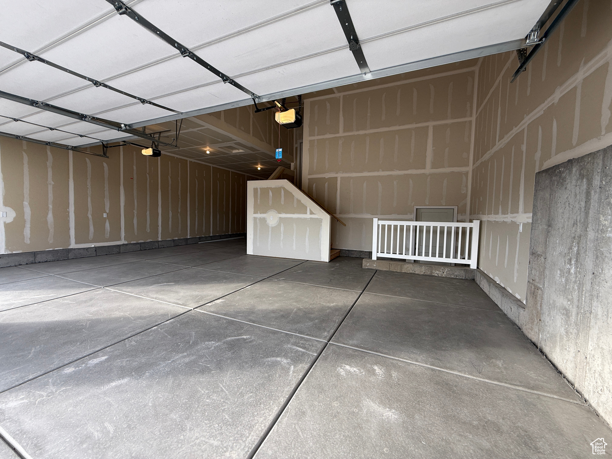 DIAMOND E - Residential