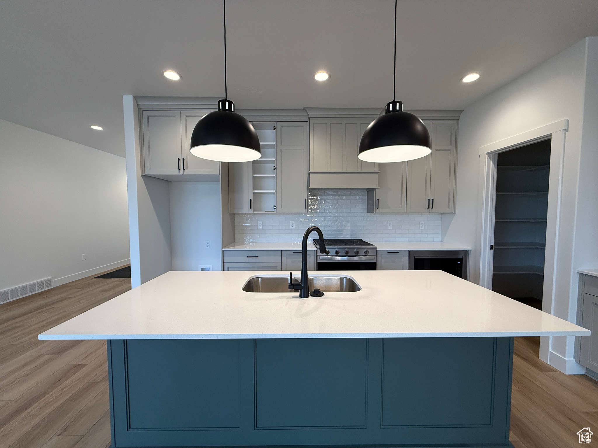 DIAMOND E - Residential